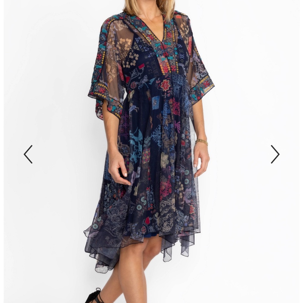 Johnny Was
ELREY KAFTAN MESH DRESS (SLIP)
Color: MULTI
Size: S